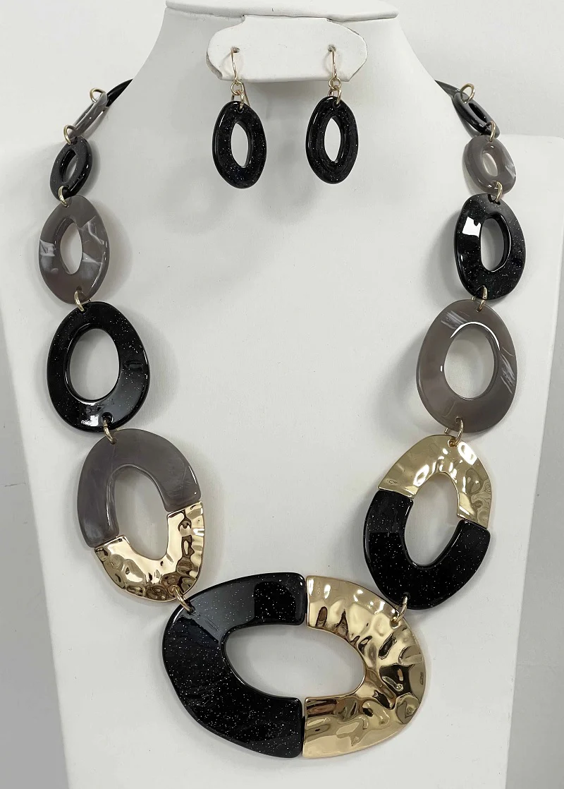 Black & Gold Necklace Set