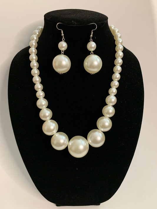 White Pearl Strand Necklace Set